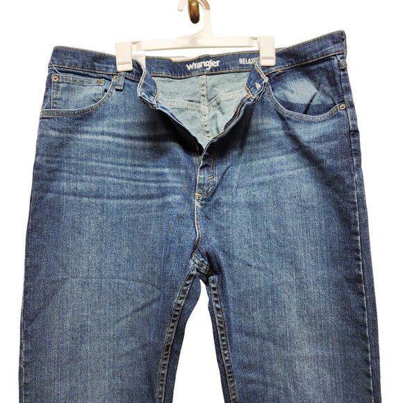 Wrangler Mens Relaxed Fit Denim Jeans Size 42x30 Blue Mid Wash - Picture 6 of 11